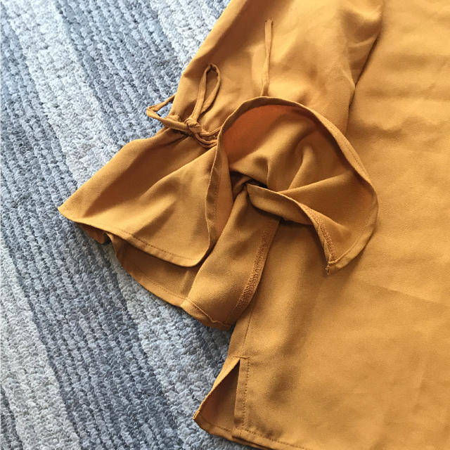 chocol raffine robe(ショコラフィネローブ)のショコラフィネローブ 袖リボントップス レディースのトップス(シャツ/ブラウス(長袖/七分))の商品写真