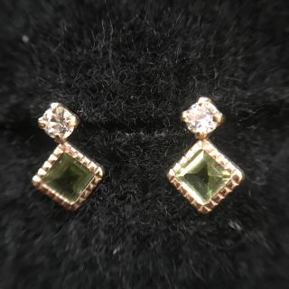 ジュエリーツツミ(JEWELRY TSUTSUMI)のk10  ペリドット ピアス(ピアス)