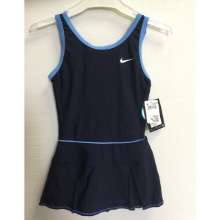 ナイキ(NIKE)の新品・未着用！ナイキ女児用水着・紺色/水色ライン・サイズ１３０(水着)