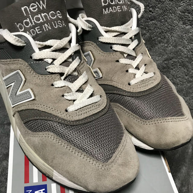 New Balance(ニューバランス)のNew Balance ニューバランス M9975GR 26.5cm メンズの靴/シューズ(スニーカー)の商品写真