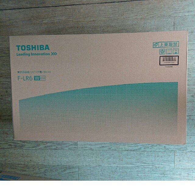 東芝(トウシバ)のTOSHIBA 扇風機  (リビング扇/30cm)ホワイト スマホ/家電/カメラの冷暖房/空調(扇風機)の商品写真