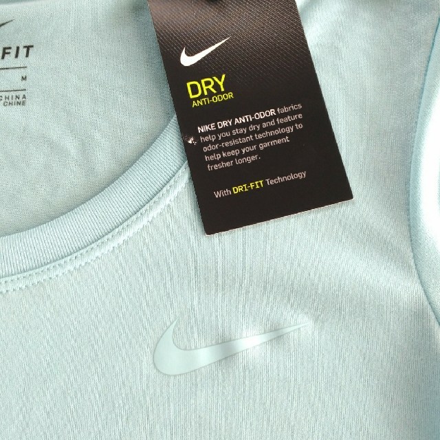 NIKE(ナイキ)の73★様専用・NIKEレディースTシャツ スポーツ/アウトドアのランニング(ウェア)の商品写真