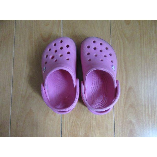 crocs(クロックス)のクロックス　サンダル　夏　13cm　女の子　ピンク　中古 キッズ/ベビー/マタニティのベビー靴/シューズ(~14cm)(サンダル)の商品写真