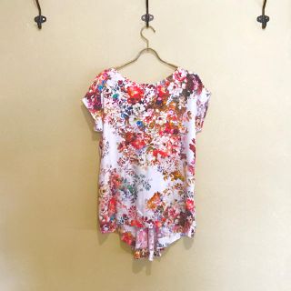 シネカノン(Sinequanone)の美品★シネカノン フラワートップス(カットソー(半袖/袖なし))