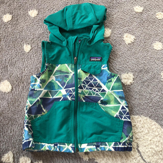 patagonia(パタゴニア)のベスト キッズ/ベビー/マタニティのキッズ服男の子用(90cm~)(その他)の商品写真