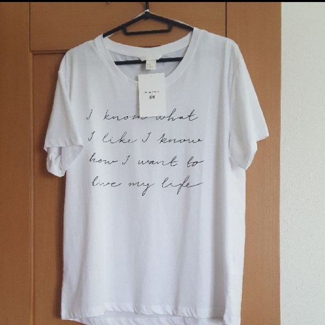 H&M(エイチアンドエム)の♡新品タグ付き♡安室奈美恵　H&Mコラボ　Tシャツ　Mサイズ レディースのトップス(Tシャツ(半袖/袖なし))の商品写真