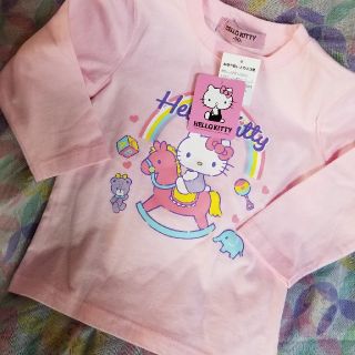 サンリオ(サンリオ)の☆　新品　キティーちゃん　ロンT　☆(Tシャツ/カットソー)