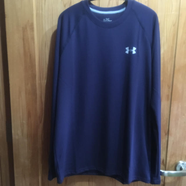 UNDER ARMOUR(アンダーアーマー)のアンダーアーマー 長袖T ネイビー メンズ SM 美品 メンズのトップス(Tシャツ/カットソー(七分/長袖))の商品写真