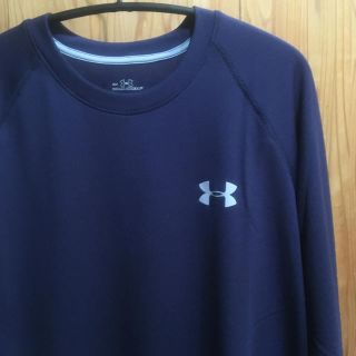 アンダーアーマー(UNDER ARMOUR)のアンダーアーマー 長袖T ネイビー メンズ SM 美品(Tシャツ/カットソー(七分/長袖))