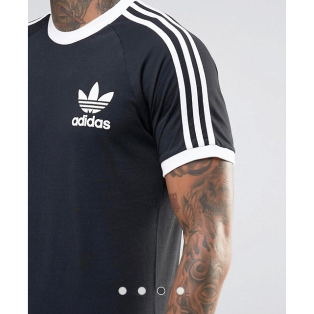 adidas(アディダス)の新品 ホワイト&ブラックLサイズ adidas★ カリフォルニアTシャ メンズのトップス(Tシャツ/カットソー(半袖/袖なし))の商品写真