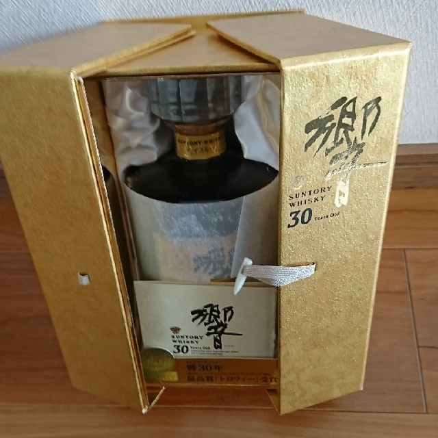 サントリー(サントリー)の【希少】サントリー響30年 旧ボトル 食品/飲料/酒の酒(ウイスキー)の商品写真