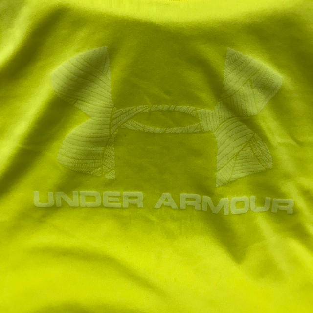 UNDER ARMOUR(アンダーアーマー)の送料込【アンダーアーマー】Tシャツ XL レディースのトップス(Tシャツ(半袖/袖なし))の商品写真