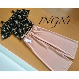 イング(INGNI)の新品INGNI 2点♡花柄トップス＋ベルト付きワイドパンツ(セット/コーデ)