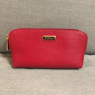 フルラ(Furla)の使いやすいサイズ感♪【FURLA】赤のレザーポーチ(ポーチ)