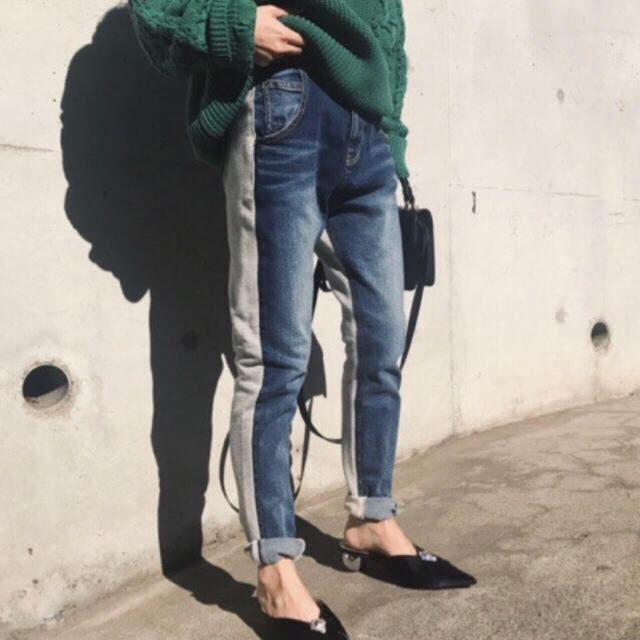 Ameri VINTAGE(アメリヴィンテージ)の【18ss完売品】AMERI DENIM DOCKING SWEAT PANTS レディースのパンツ(デニム/ジーンズ)の商品写真