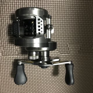 シマノ(SHIMANO)のカルカッタコンクエストbfs 右ハンドル(リール)