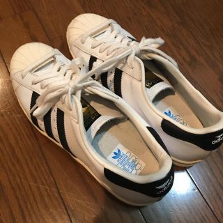 アディダス(adidas)のスニーカー(スニーカー)