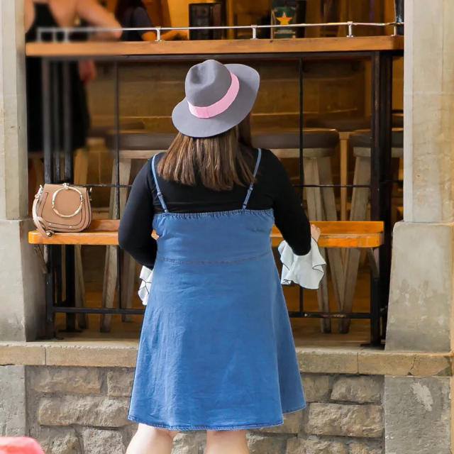 ぽっちゃり大きいサイズデニムサロペットスカート レディースのパンツ(サロペット/オーバーオール)の商品写真