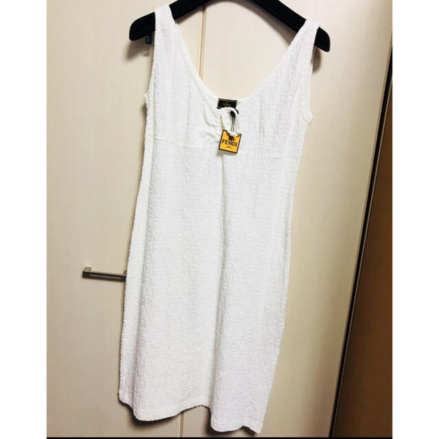 Fendi 新品 タグ付き フェンディ パイル地 ワンピース Size42 Lサイズの通販 By Til S Shop フェンディならラクマ Fendi 新品 タグ付き フェンディ パイル地 ワンピース Size42 Lサイズの通販 By Til S Shop フェンディならラクマ