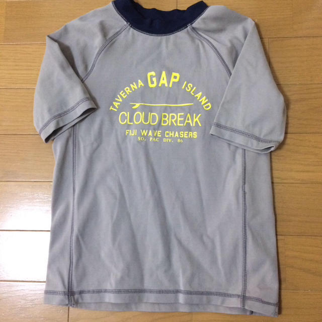 GAP(ギャップ)の専用♡120☆Gap☆オシャレなラッシュガード キッズ/ベビー/マタニティのキッズ服男の子用(90cm~)(水着)の商品写真