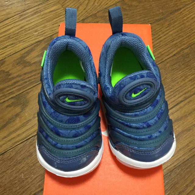 NIKE(ナイキ)の新品❤️NIKE ナイキダイナモスニーカー フリー 15cm キッズ/ベビー/マタニティのベビー靴/シューズ(~14cm)(スニーカー)の商品写真