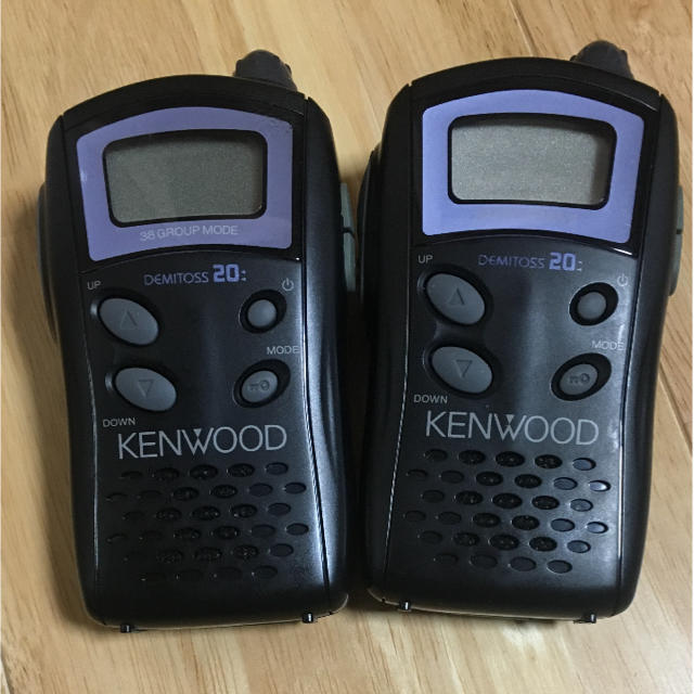 KENWOOD(ケンウッド)のトランシーバー KENWOOD demitoss20  イヤホン付き エンタメ/ホビーのテーブルゲーム/ホビー(アマチュア無線)の商品写真