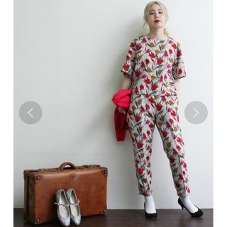 ドットアンドストライプスチャイルドウーマン(Dot&Stripes CHILDWOMAN)のDot＆Stripes CHILD WOMAN  チューリップ　テーパードパンツ(カジュアルパンツ)