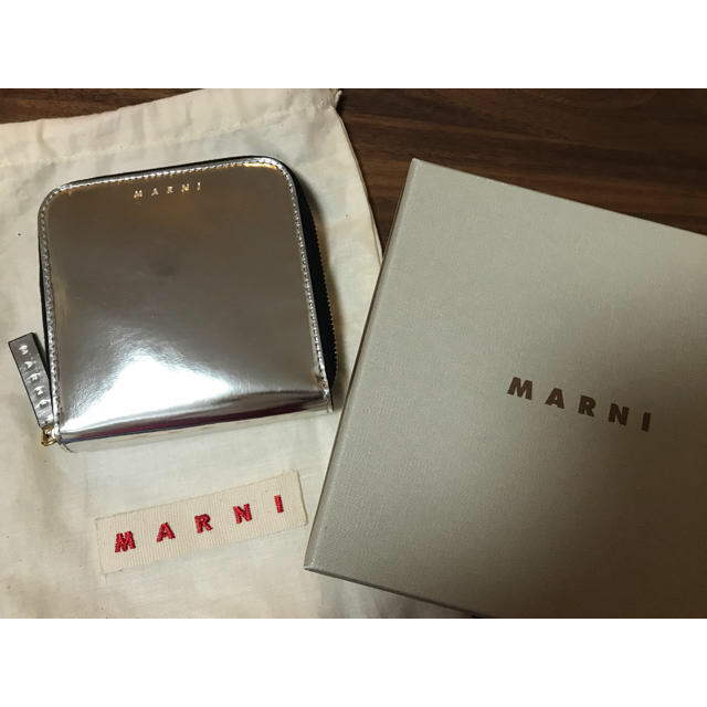 Marni(マルニ)のマルニ  新品✨ お財布 シルバー レディースのファッション小物(財布)の商品写真