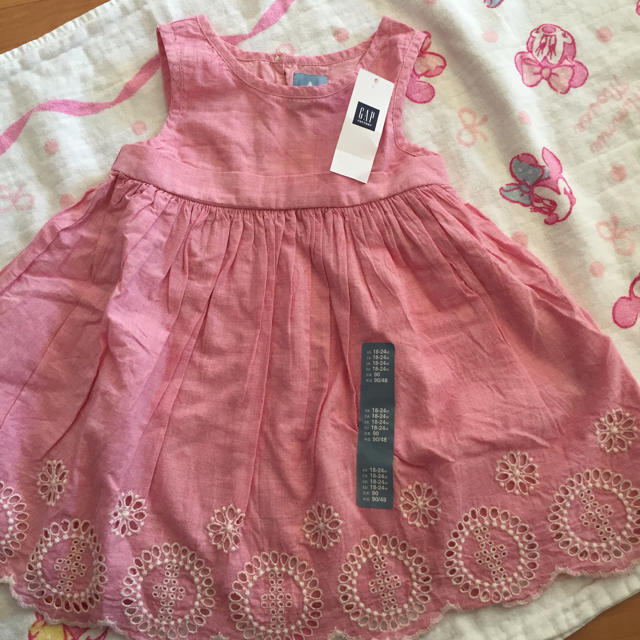 babyGAP(ベビーギャップ)のGAP 新品 ワンピース キッズ/ベビー/マタニティのキッズ服女の子用(90cm~)(ワンピース)の商品写真