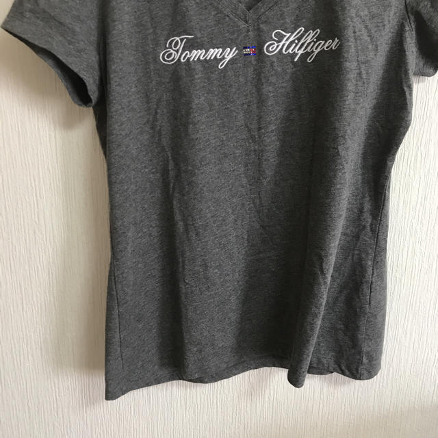 TOMMY HILFIGER(トミーヒルフィガー)のトミーフィルガー★ Ｌ レディースのトップス(Tシャツ(半袖/袖なし))の商品写真