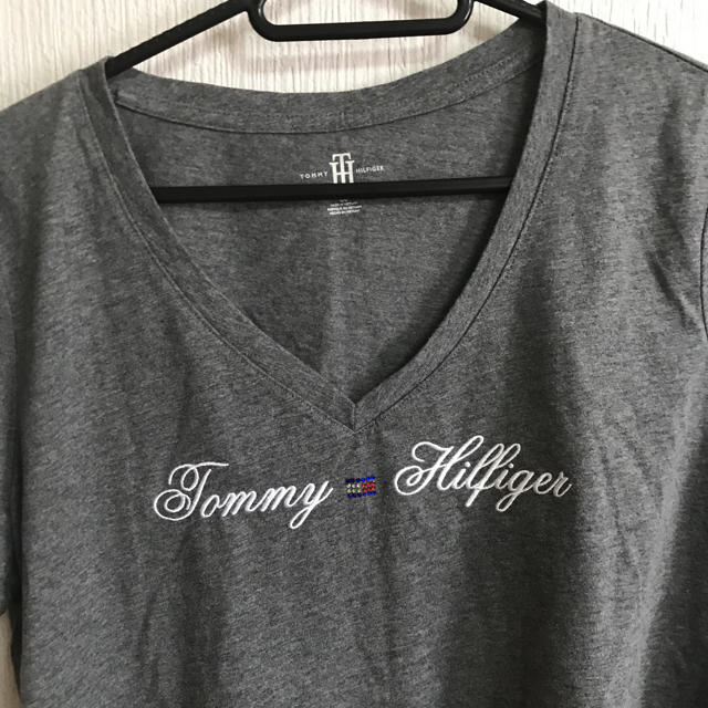 TOMMY HILFIGER(トミーヒルフィガー)のトミーフィルガー★ Ｌ レディースのトップス(Tシャツ(半袖/袖なし))の商品写真