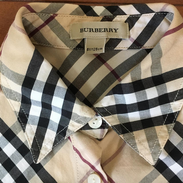 BURBERRY(バーバリー)の美品！バーバリーチェックシャツ 8Y 128cm キッズ/ベビー/マタニティのキッズ服女の子用(90cm~)(Tシャツ/カットソー)の商品写真