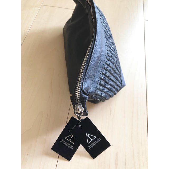 AZUL by moussy(アズールバイマウジー)の新品✩AZUL by moussy✩化粧ポーチ✩アズールバイマウジー レディースのファッション小物(ポーチ)の商品写真