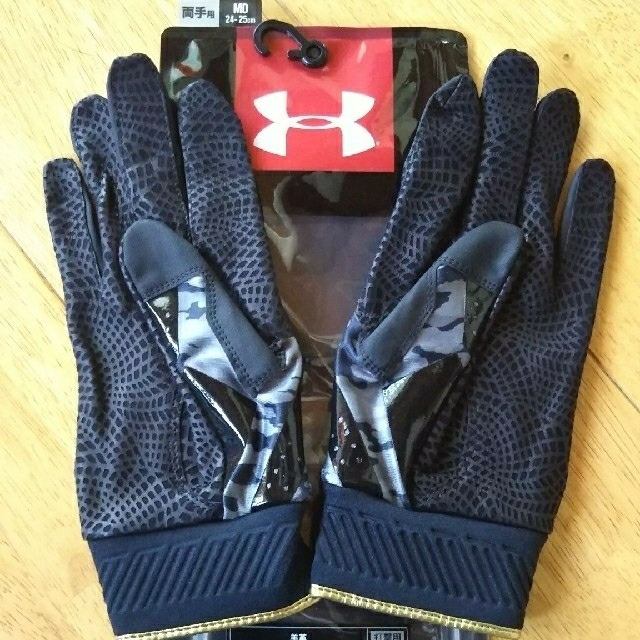 UNDER ARMOUR(アンダーアーマー)の‼️専用‼️アンダーアーマーバッティンググローブ スポーツ/アウトドアの野球(その他)の商品写真