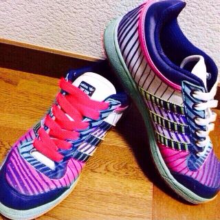 アディダス(adidas)のカラフルスニーカー(スニーカー)