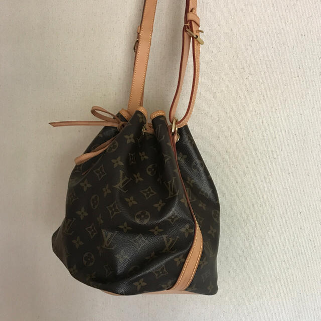 LOUIS VUITTON(ルイヴィトン)のLOUIS VUITTON(ルイヴィトン) ショルダーバッグ プチノエ レディースのバッグ(ショルダーバッグ)の商品写真