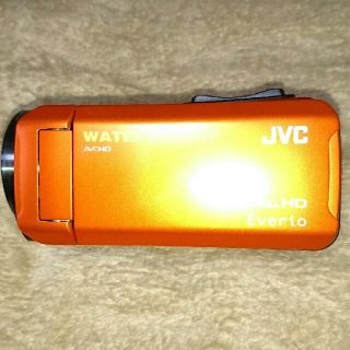 ケンウッド(KENWOOD)のJVC KENWOOD ビデオカメラ 32GB オレンジ GZ-R300-D(ビデオカメラ)