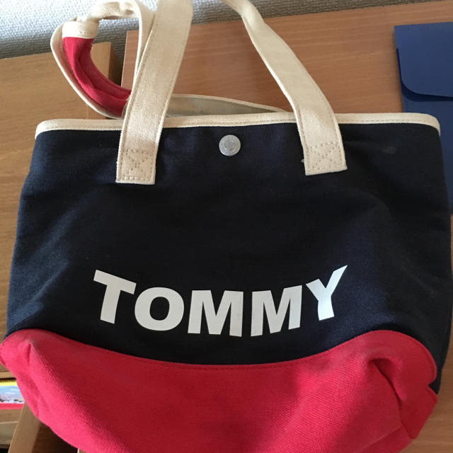 TOMMY HILFIGER(トミーヒルフィガー)のTOMMY レディースのバッグ(ハンドバッグ)の商品写真