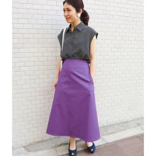 イエナ(IENA)の2018SS コンパクトサテントラペーズスカート(ロングスカート)