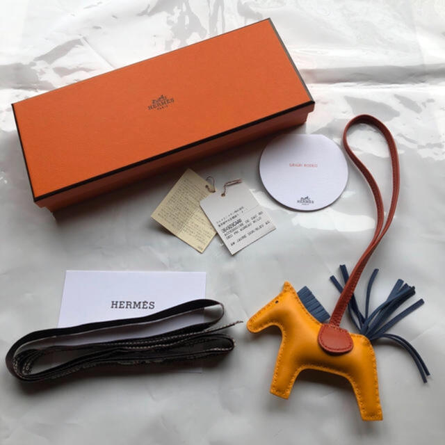新品♡ 入手困難! HERMES ロデオ チャーム PM エルメス直営店で購入
