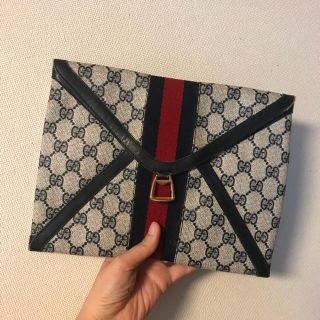 グッチ(Gucci)のGUCCI クラッチバッグ(クラッチバッグ)