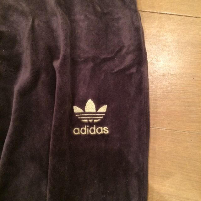 adidas(アディダス)のadidas レディースのパンツ(カジュアルパンツ)の商品写真