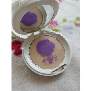 アナスイ(ANNA SUI)のアナスイ モイスチュアリッチパウダーファンデーション B01 ケース付(ファンデーション)