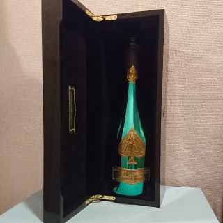 ドンペリニヨン(Dom Pérignon)のアルマンドグリーン マスターズエディション空き瓶箱セット！(シャンパン/スパークリングワイン)