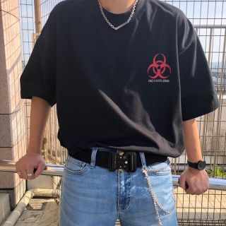 VETEMENTS biohazard Tシャツ-