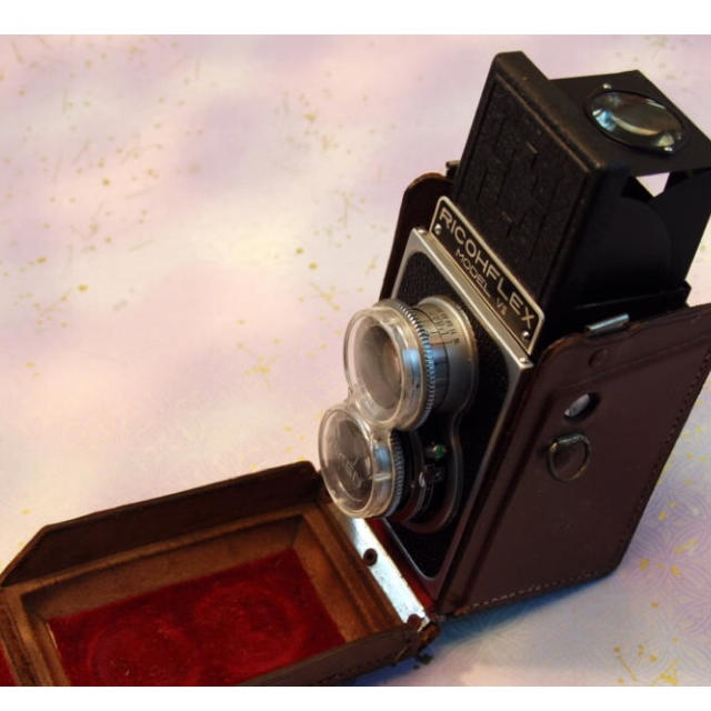 ★土日限定値下げ★【整備済】二眼レフカメラ ＲＩＣＯＨＦＬＥＸ　ＭＯＤＥＬ7 スマホ/家電/カメラのカメラ(フィルムカメラ)の商品写真