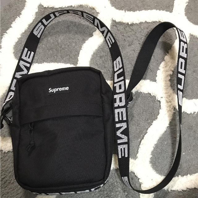 Supreme(シュプリーム)のsupreme ショルダーバッグ（最終値下げ） メンズのバッグ(ショルダーバッグ)の商品写真