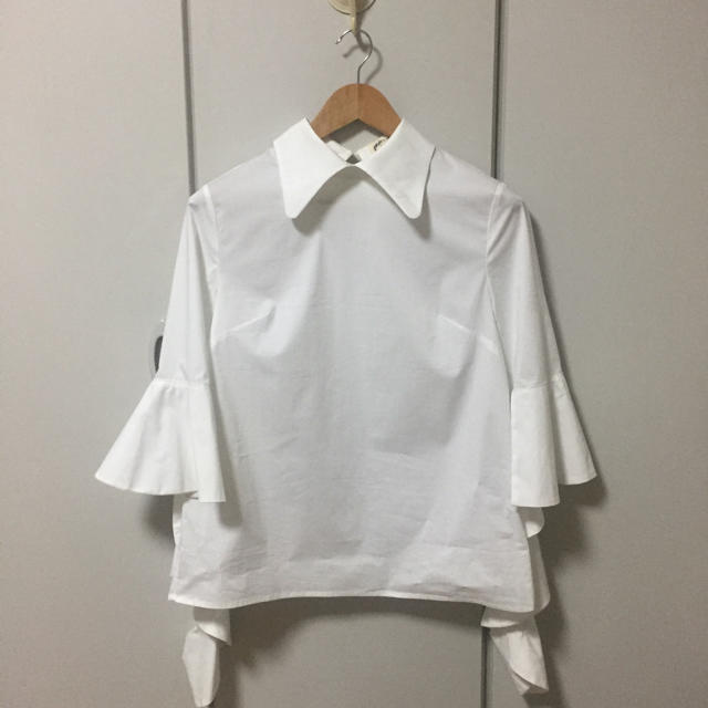 Cawaii 袖変形白シャツ