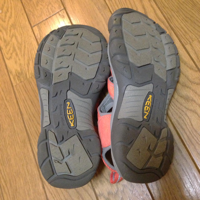 KEEN サンダル 25.5センチ レディースの靴/シューズ(サンダル)の商品写真