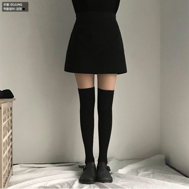 GOGOSING(ゴゴシング)の韓国通販 DEJOU 黒スカート レディースのスカート(ミニスカート)の商品写真